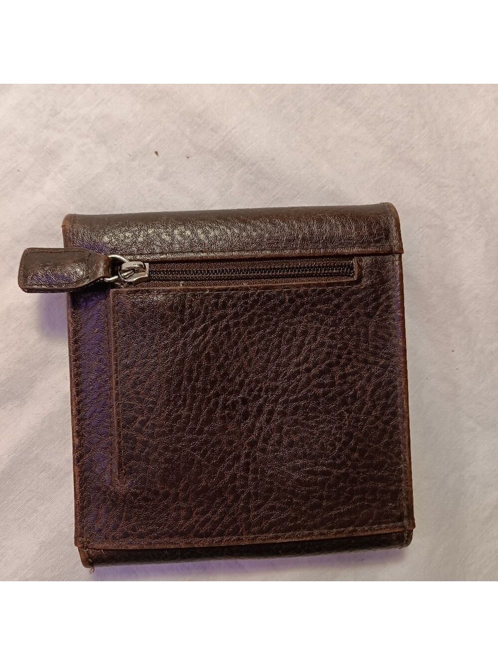 Liz Claiborne tri fold leather brown billfold - Picture 2 of 4
